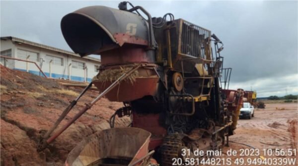 Colhedora de Cana Case IH A8810 Ano 2021 – Série PRCY8810HMPA05199